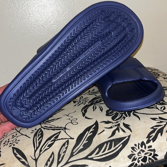 EVA Foam Lite Navy Blue Brick Pattern Slide Showershoes Summer Pool New Slide - Picture 9 of 12